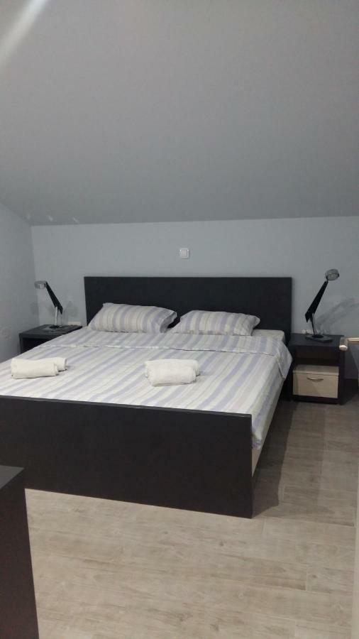 Apartments Sovran Vila Marija เพรอชานิ ภายนอก รูปภาพ