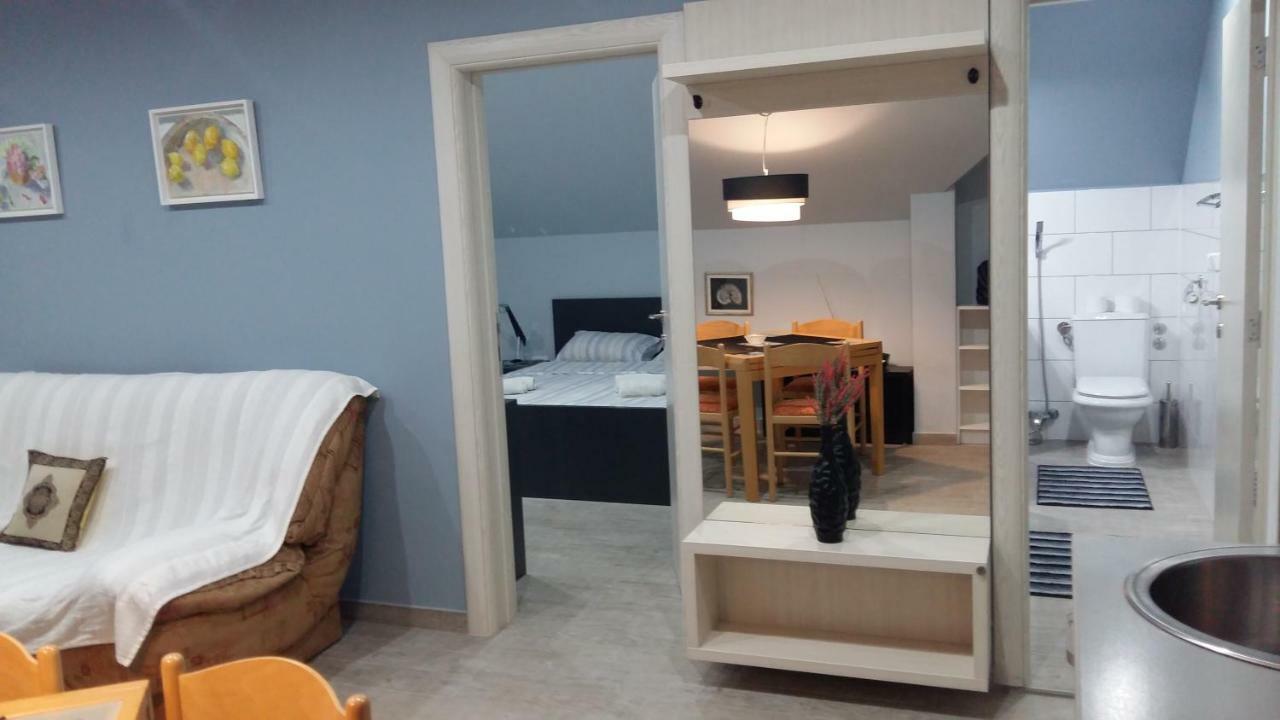 Apartments Sovran Vila Marija เพรอชานิ ภายนอก รูปภาพ