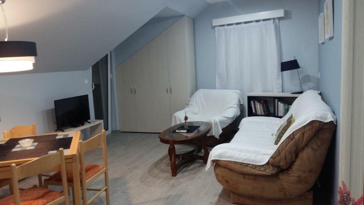 Apartments Sovran Vila Marija เพรอชานิ ภายนอก รูปภาพ
